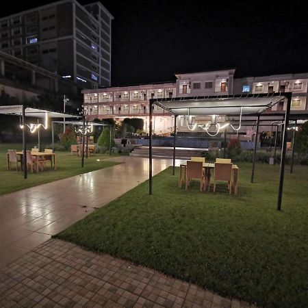 Naka Hotel Kupang Kupang  Exterior foto