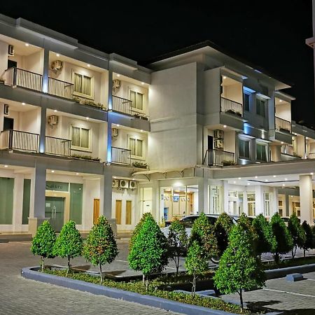 Naka Hotel Kupang Kupang  Exterior foto