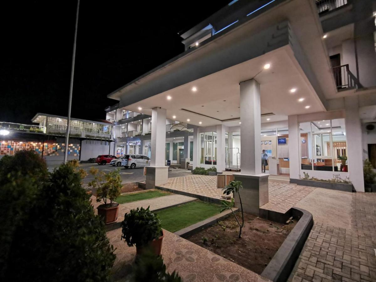 Naka Hotel Kupang Kupang  Exterior foto