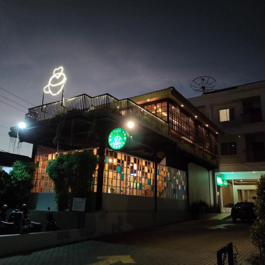 Naka Hotel Kupang Kupang  Exterior foto